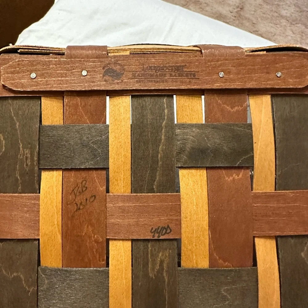 2010 Longaberger Basket. 7 1/2” x 8 1/2”. Has protective liner. - Picture 4 of 5